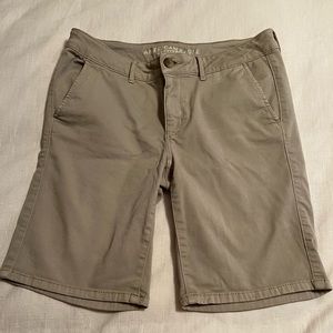 🦅American Eagle🦅 Super Stretch Shorts 10 Khaki